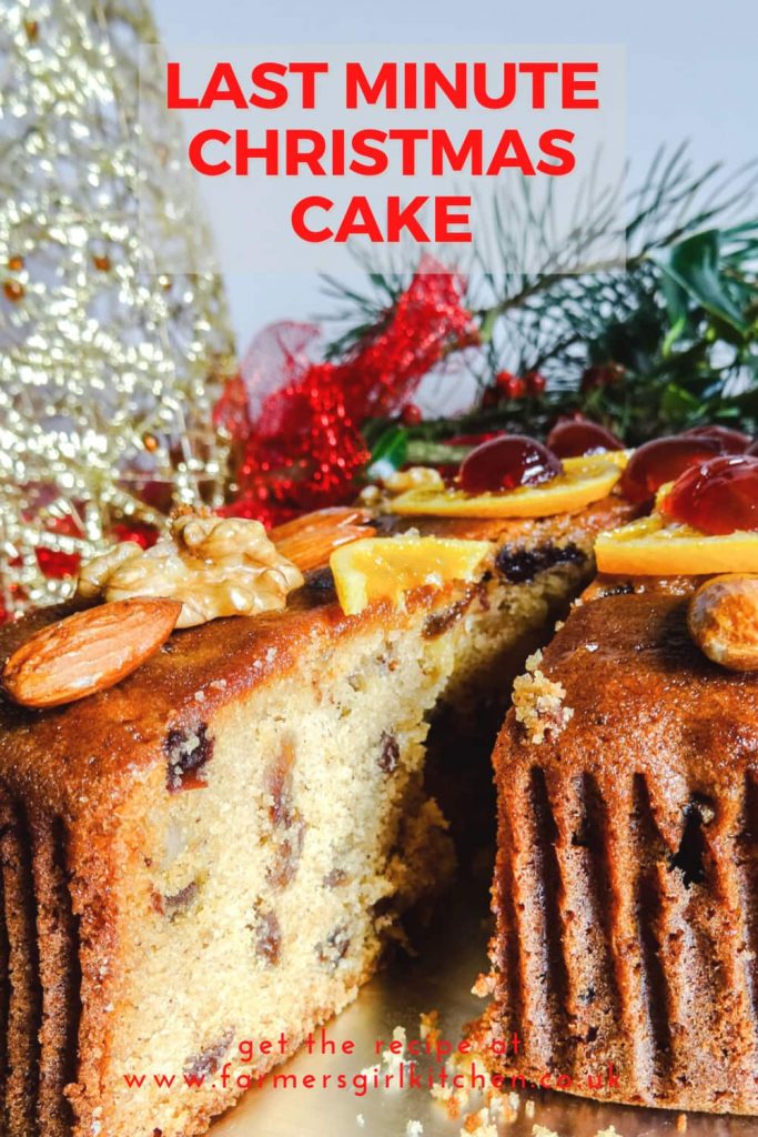 https://www.farmersgirlkitchen.co.uk/wp-content/uploads/2013/12/6-Last-Minute-Christmas-Cake-683x1024.jpg