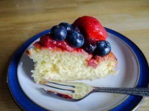 Easy Strawberry And Blueberry Cake - Farmersgirl Kitchen