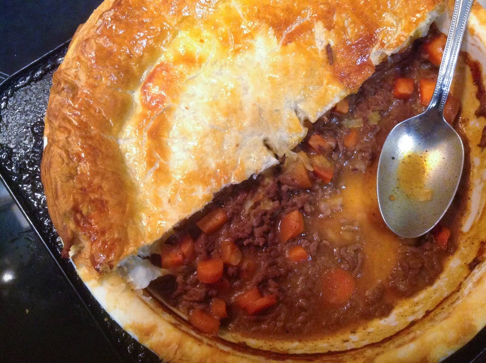 https://www.farmersgirlkitchen.co.uk/wp-content/uploads/2014/11/Mince-Beef-Pie-2-.jpg