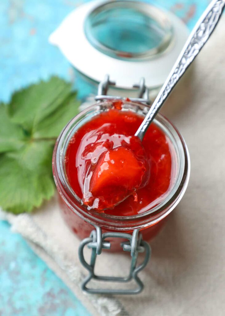 Low Sugar Peach & Strawberry Jam - Farmersgirl Kitchen